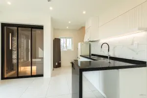 블랙&화이트 모던 주방 인테리어 디자인